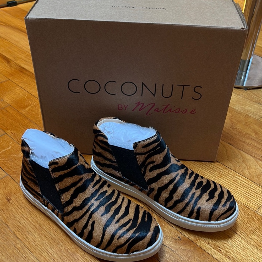 Harlan Slip-On Sneaker - 7.5 - Coconuts by Matisse